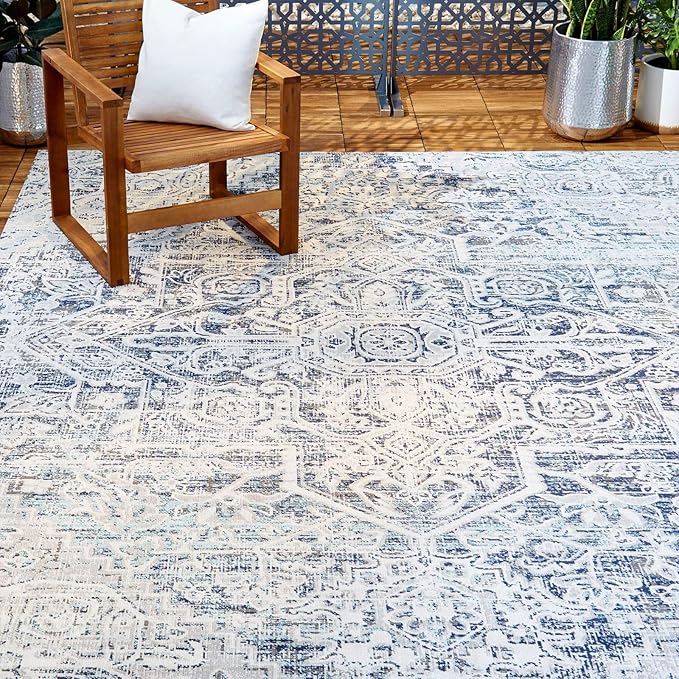 Nicole Miller New York Patio Country Azalea Transitional Medallion Indoor-Outdoor Area Rug